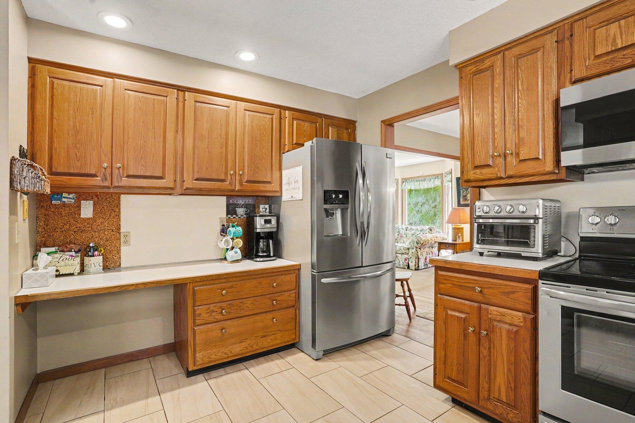 2065 Forest Park Road Muskegon, MI 49441 - Photo 15 of 39 014_file_1317