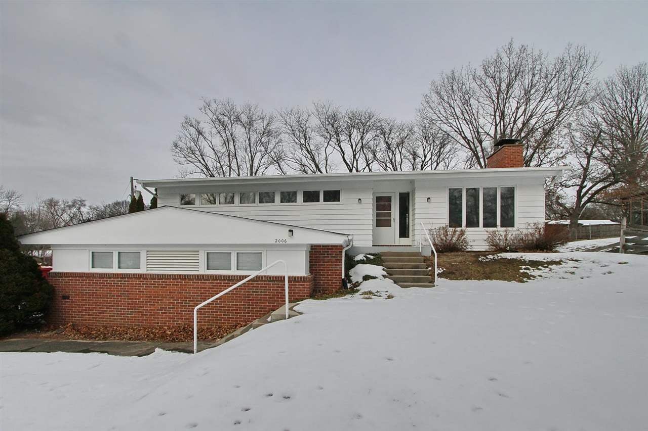 2006 Glendale Road Iowa City, IA 52245 - Photo 1 of 35 Gallery Image 1