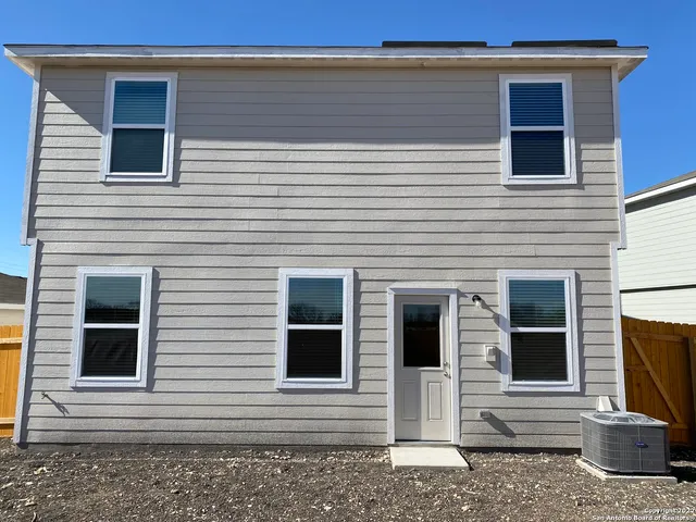 $1,750 | 3955 Trail De Paris, New Braunfels, TX 78132