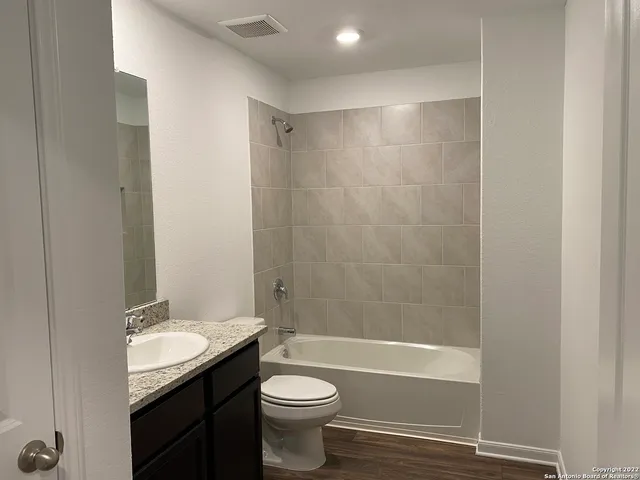 $1,750 | 3955 Trail De Paris, New Braunfels, TX 78132