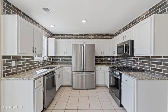 $304,900 | 166 Waverly Road, Senatobia, MS 38668