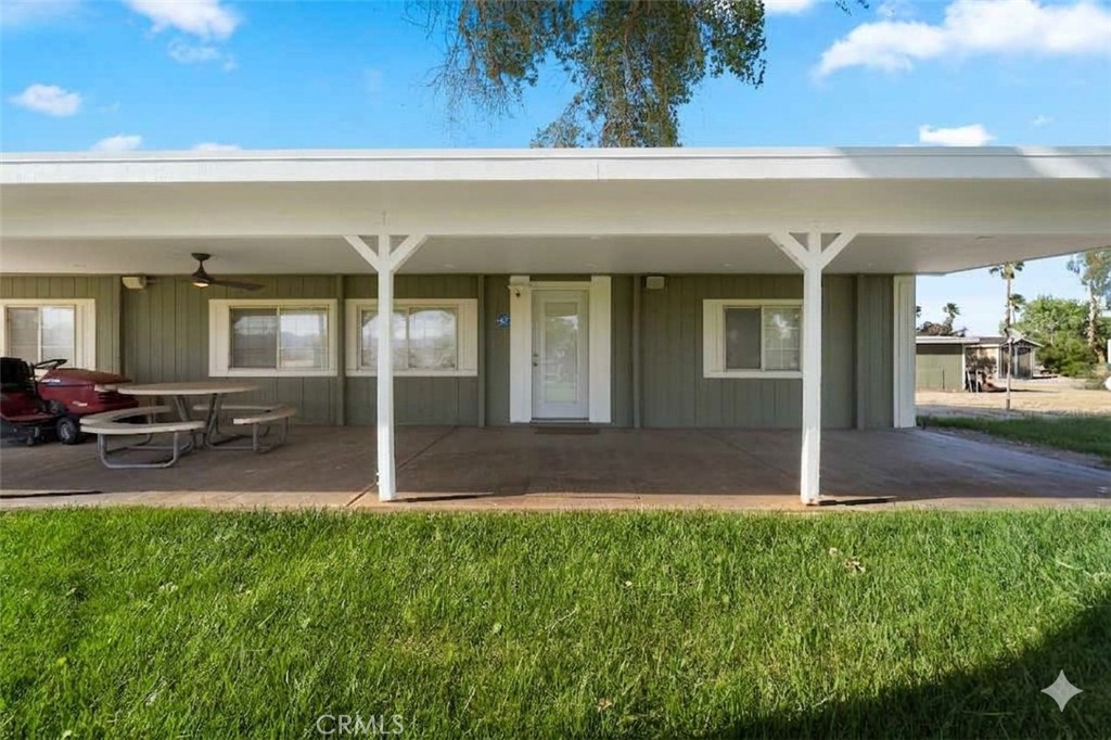 48197 Valley Center Road Newberry Springs, CA 92365 - Photo 27 of 30 a view of front of house with yard