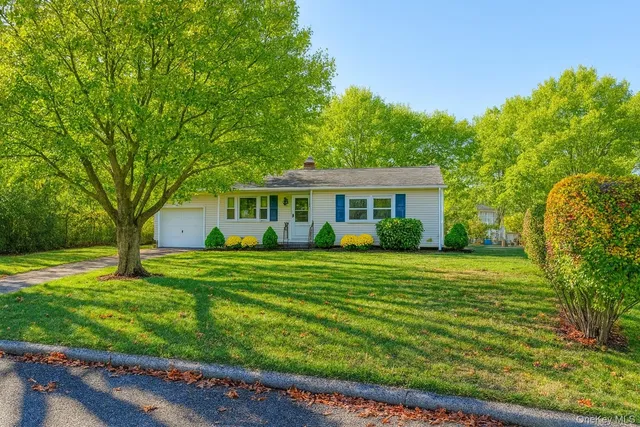 $529,999 | 170 Sugarwood Lane, Central Islip, NY 11722