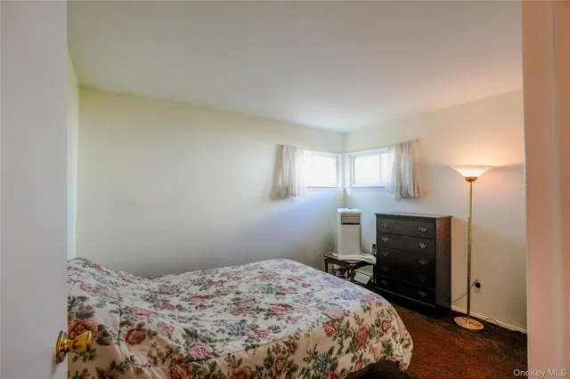 $529,999 | 170 Sugarwood Lane, Central Islip, NY 11722