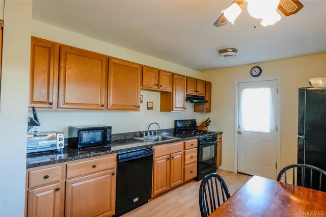 $529,999 | 170 Sugarwood Lane, Central Islip, NY 11722