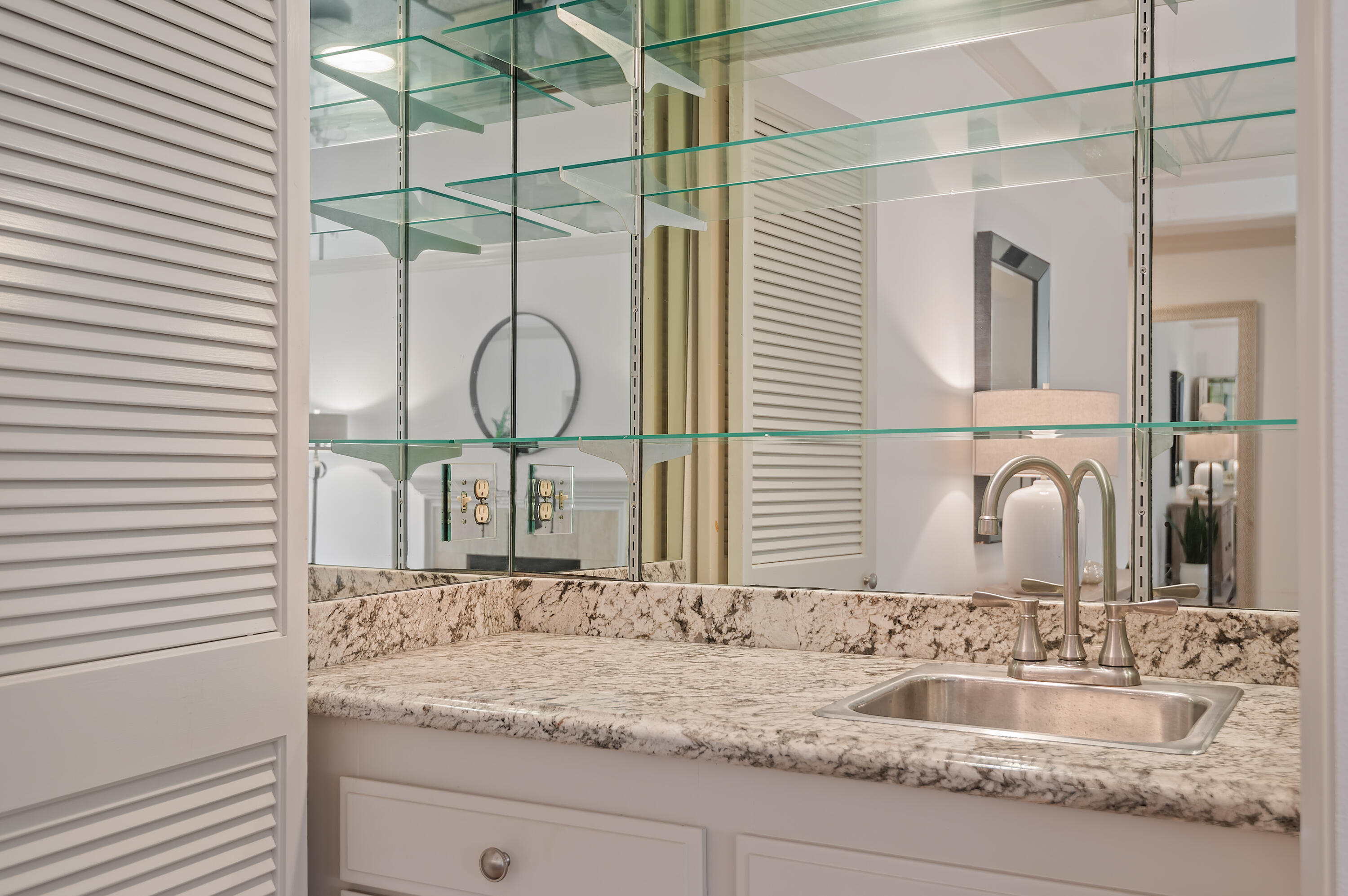 21 Seaview Drive Santa Barbara, CA 93108 - Photo 16 of 20 21 - Bar