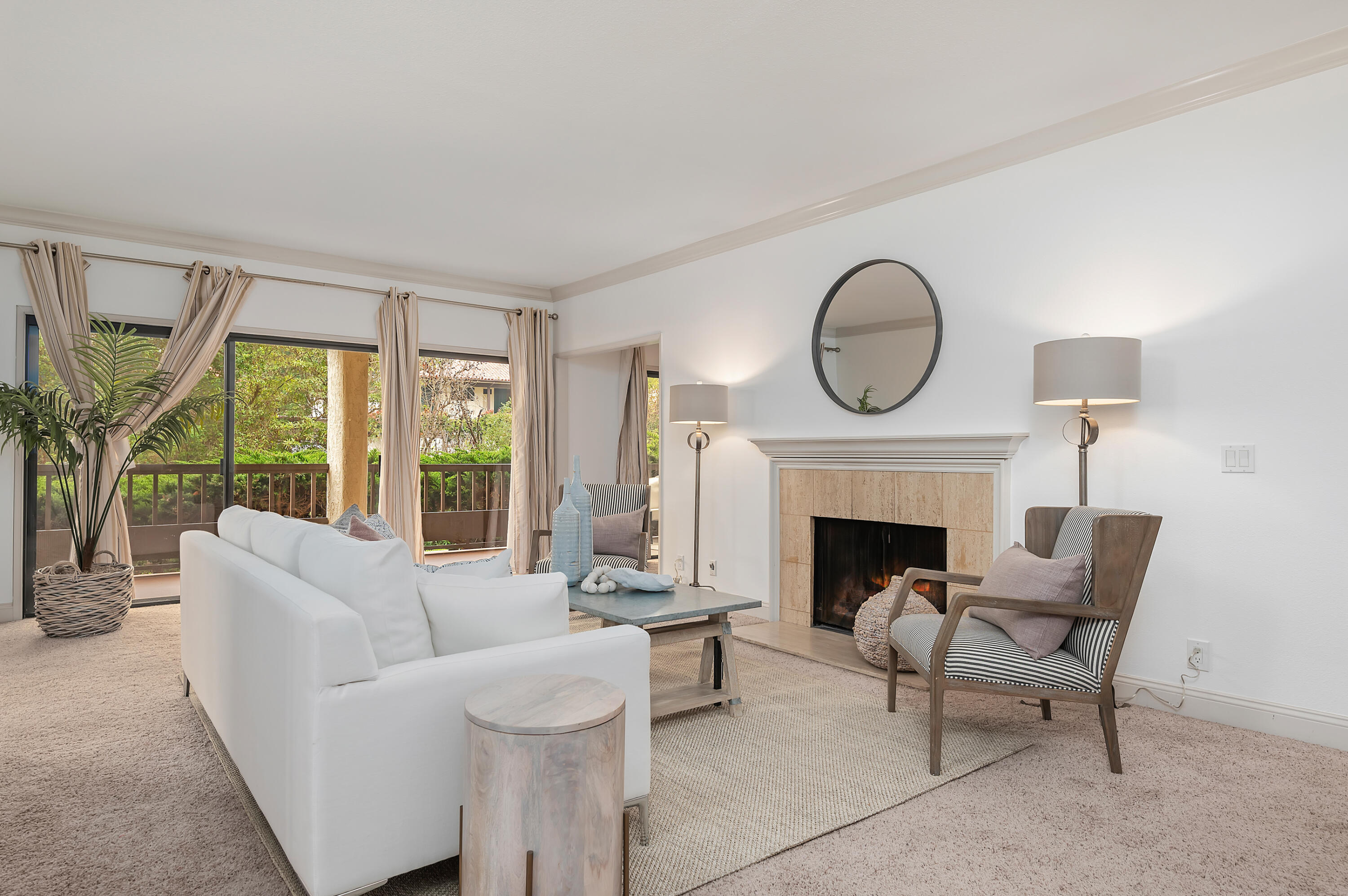 21 Seaview Drive Santa Barbara, CA 93108 - Photo 2 of 20 03 - Living Room