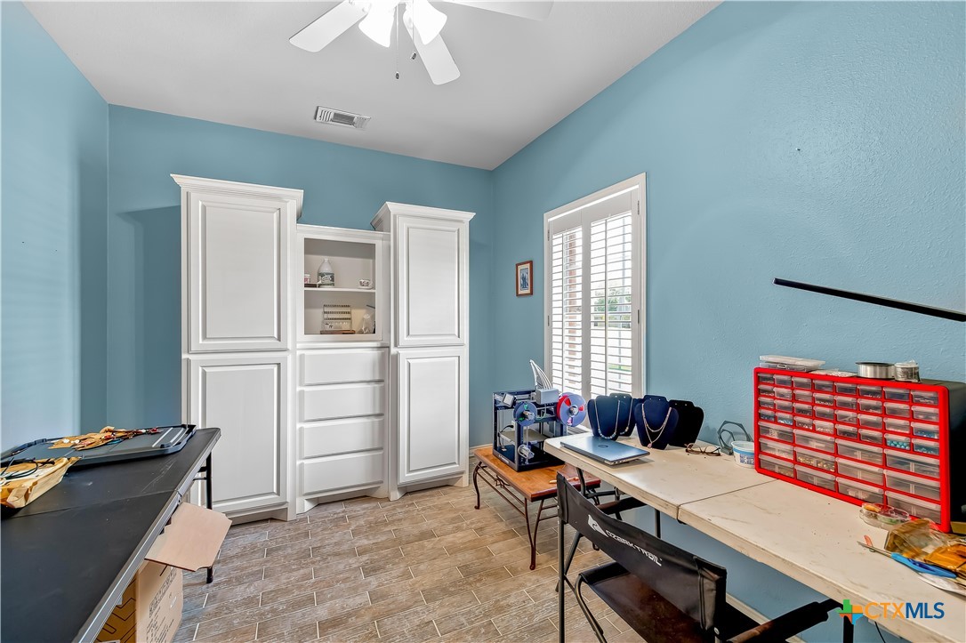 80 Hunters Way Victoria, TX 77904 - Photo 25 of 44 Flex room- could be used as additional bedroom