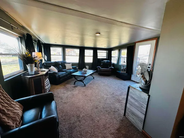 $190,000 | 916 Maxwell Avenue, Washington, IN 47501