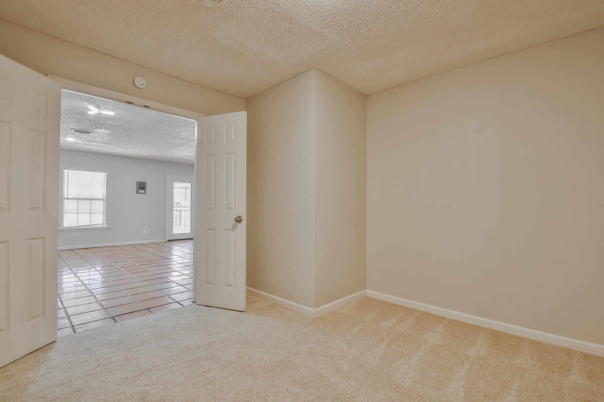 5437 45th Street Lubbock, TX 79414 - Photo 19 of 52 an empty room with an entryway