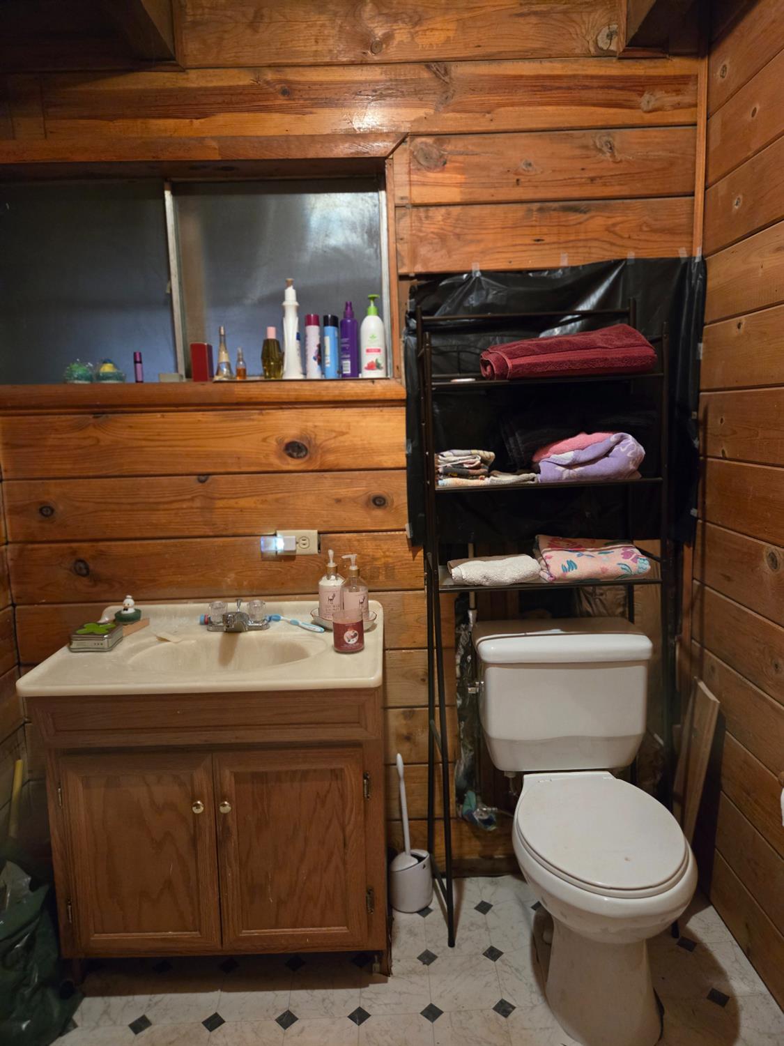 3165 Homewood Drive Georgetown, CA 95634 - Photo 14 of 33 a bathroom with a sink and a toilet