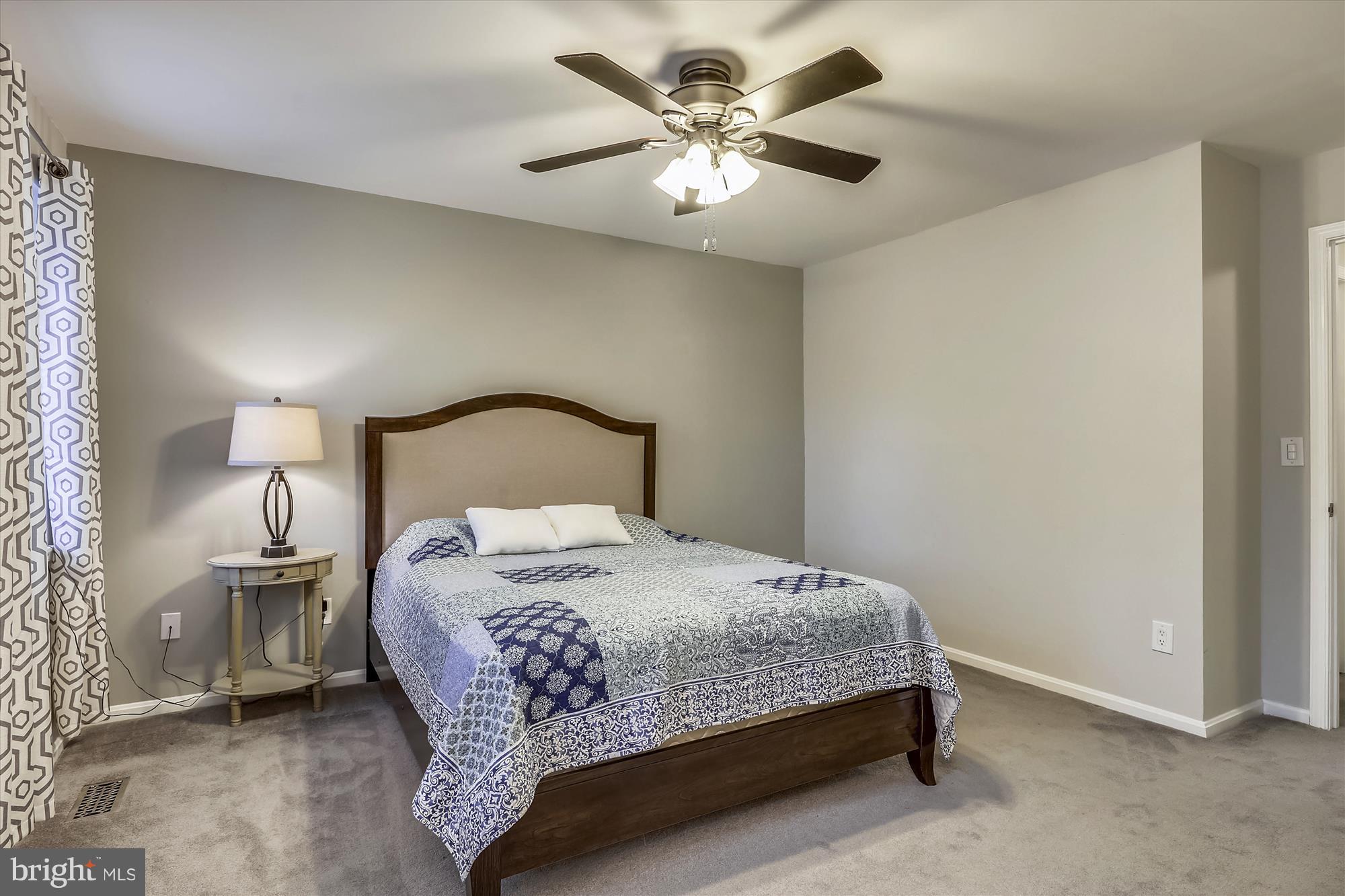 11735 Dry River Court Reston, VA 20191 - Photo 16 of 34 MASTER ALSO BOASTS DUAL CLOSETS