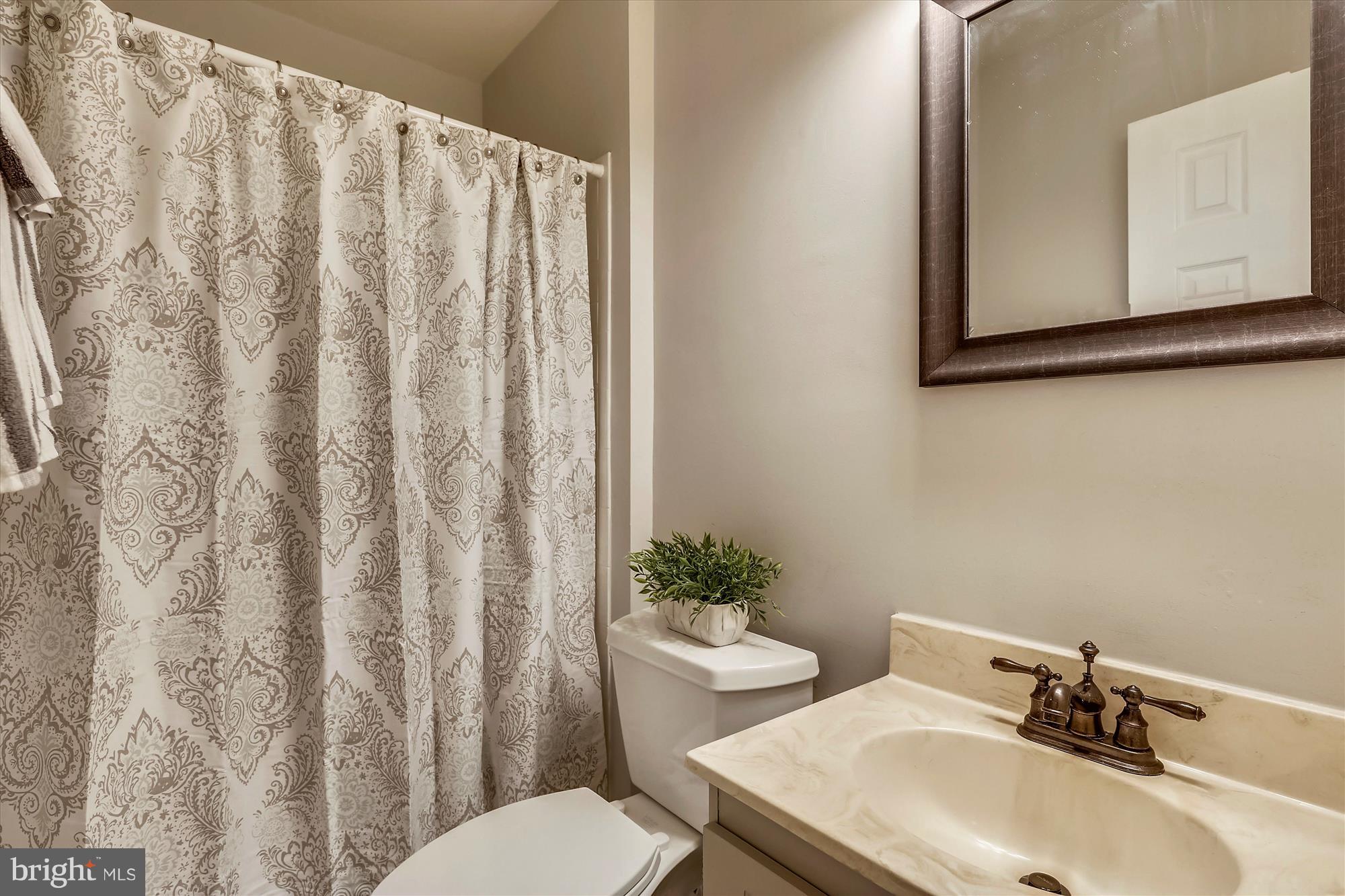 11735 Dry River Court Reston, VA 20191 - Photo 25 of 34 LOWER LEVEL FULL BATH 3