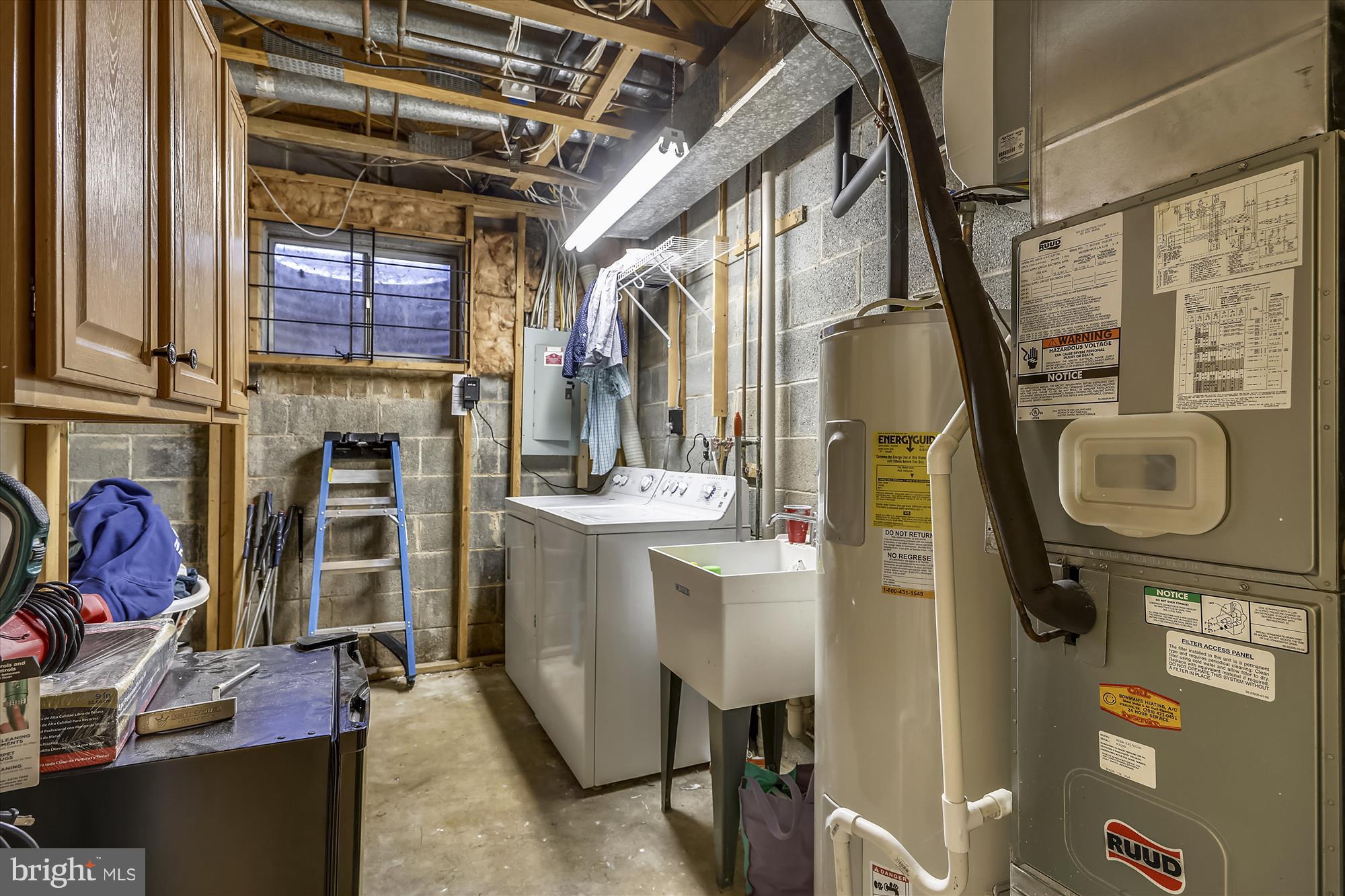 11735 Dry River Court Reston, VA 20191 - Photo 28 of 34 FULL LAUNDRY W/UTILITY SINK