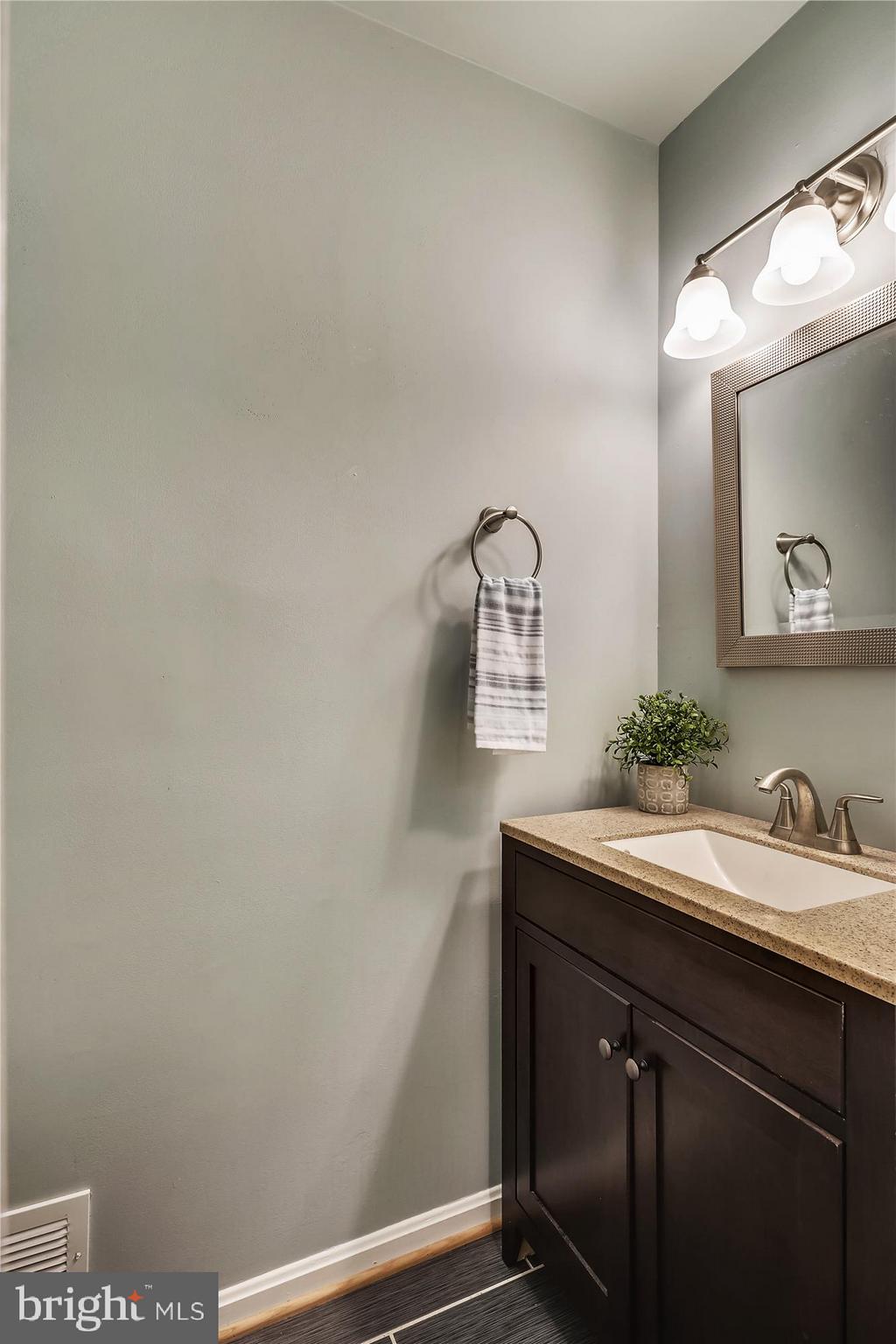 11735 Dry River Court Reston, VA 20191 - Photo 4 of 34 HALF BATH OFF FOYER
