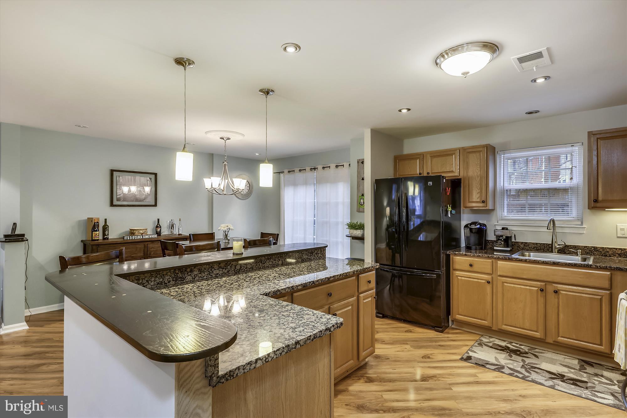 11735 Dry River Court Reston, VA 20191 - Photo 7 of 34 KITCHEN/DINING