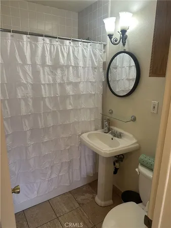 $2,500 | 630 1st Street, Unit 4, Hermosa Beach, CA 90254