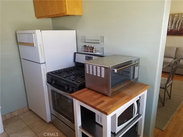 $2,500 | 630 1st Street, Unit 4, Hermosa Beach, CA 90254