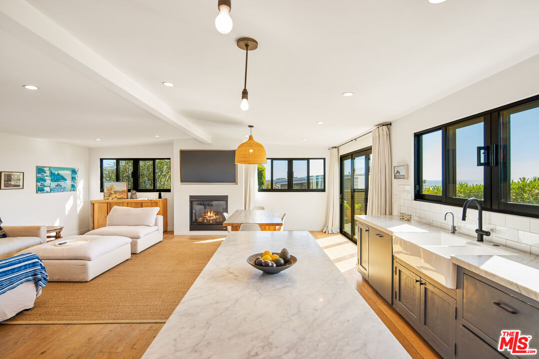 29500 Heathercliff Road, Unit 225 Malibu, CA 90265 - Photo 9 of 33