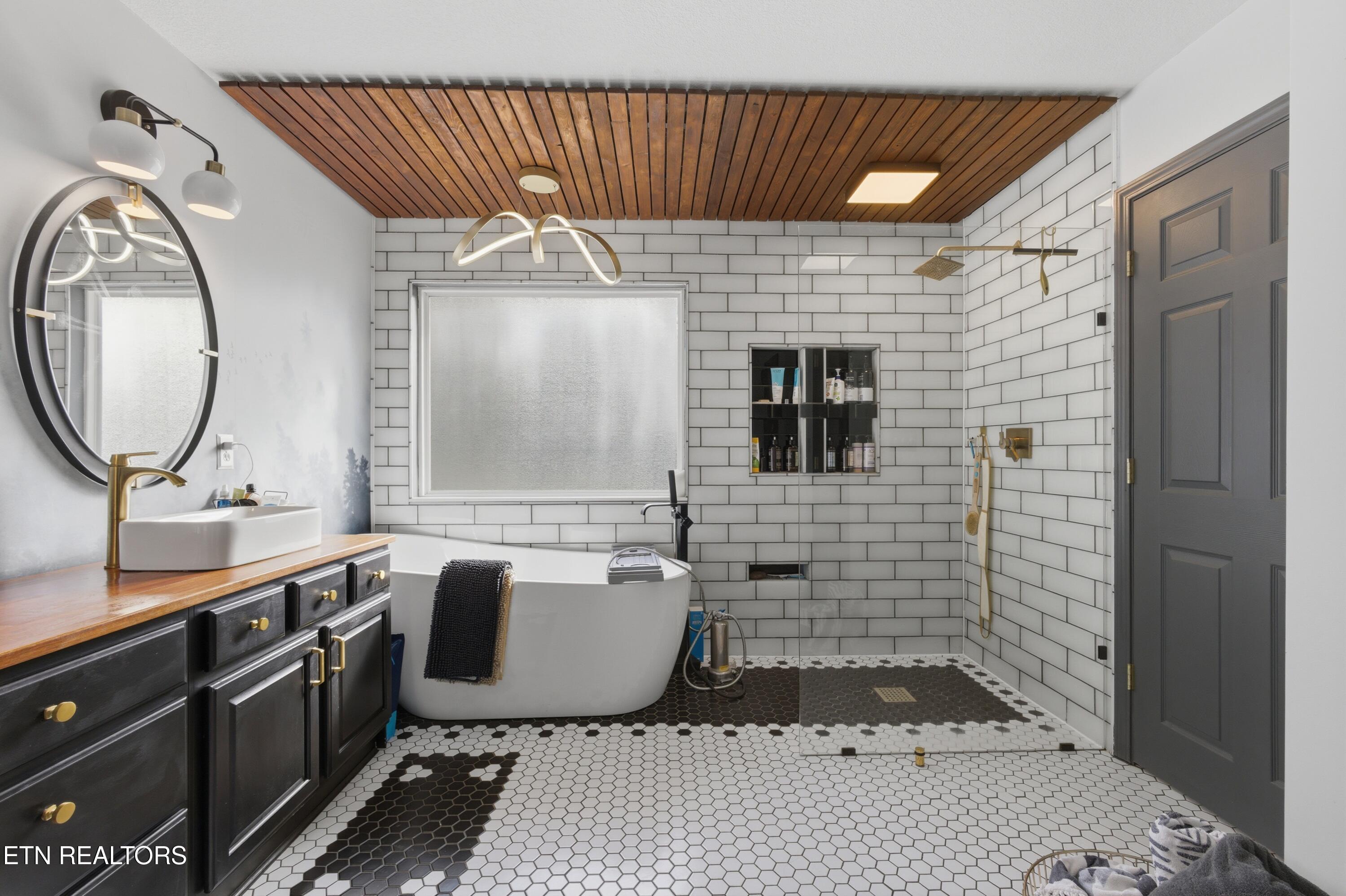 141 Settlers Road Harriman, TN 37748 - Photo 12 of 59 1N9A8532