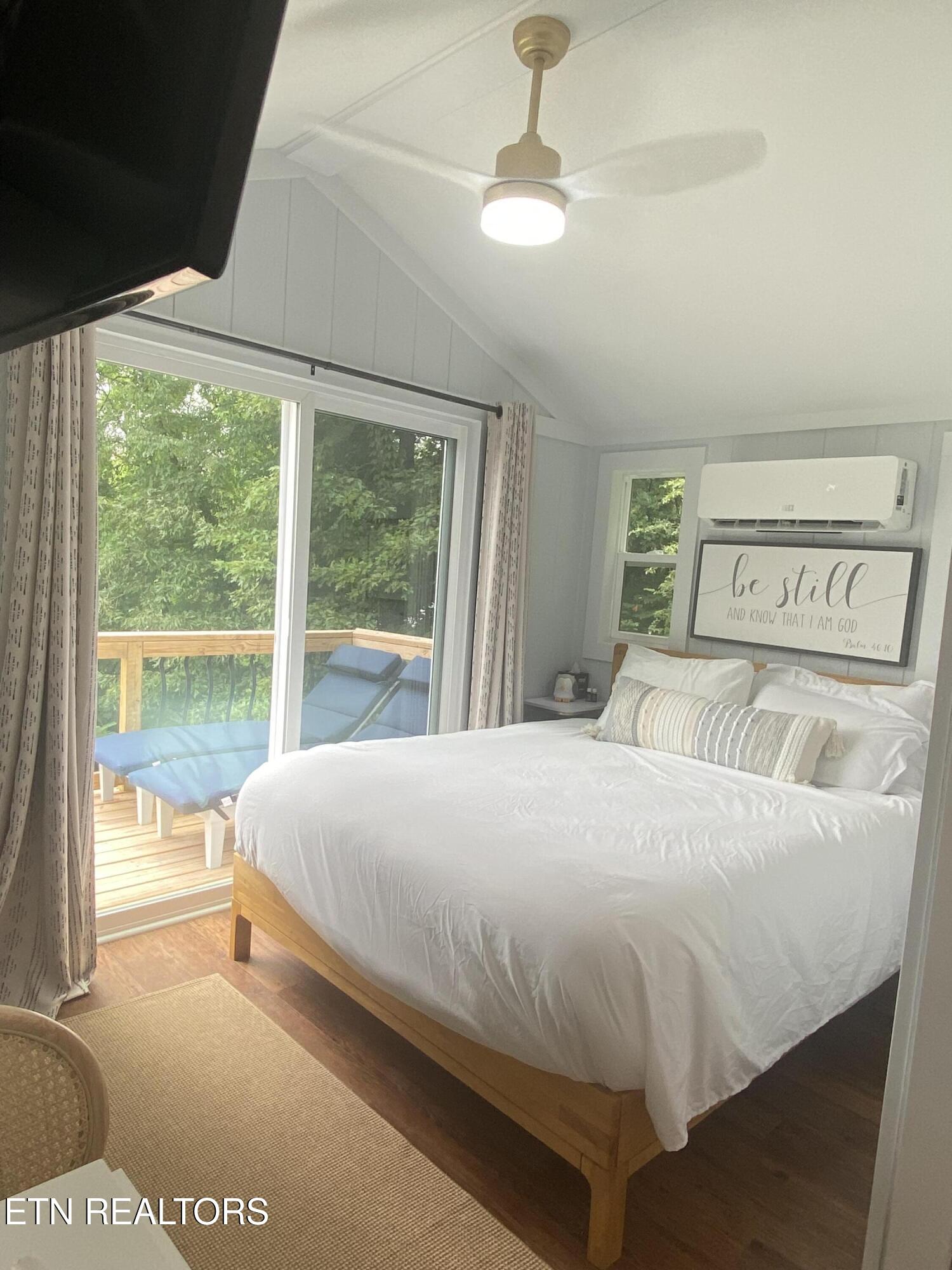 141 Settlers Road Harriman, TN 37748 - Photo 16 of 59 Tiny Home Bedroom (2)