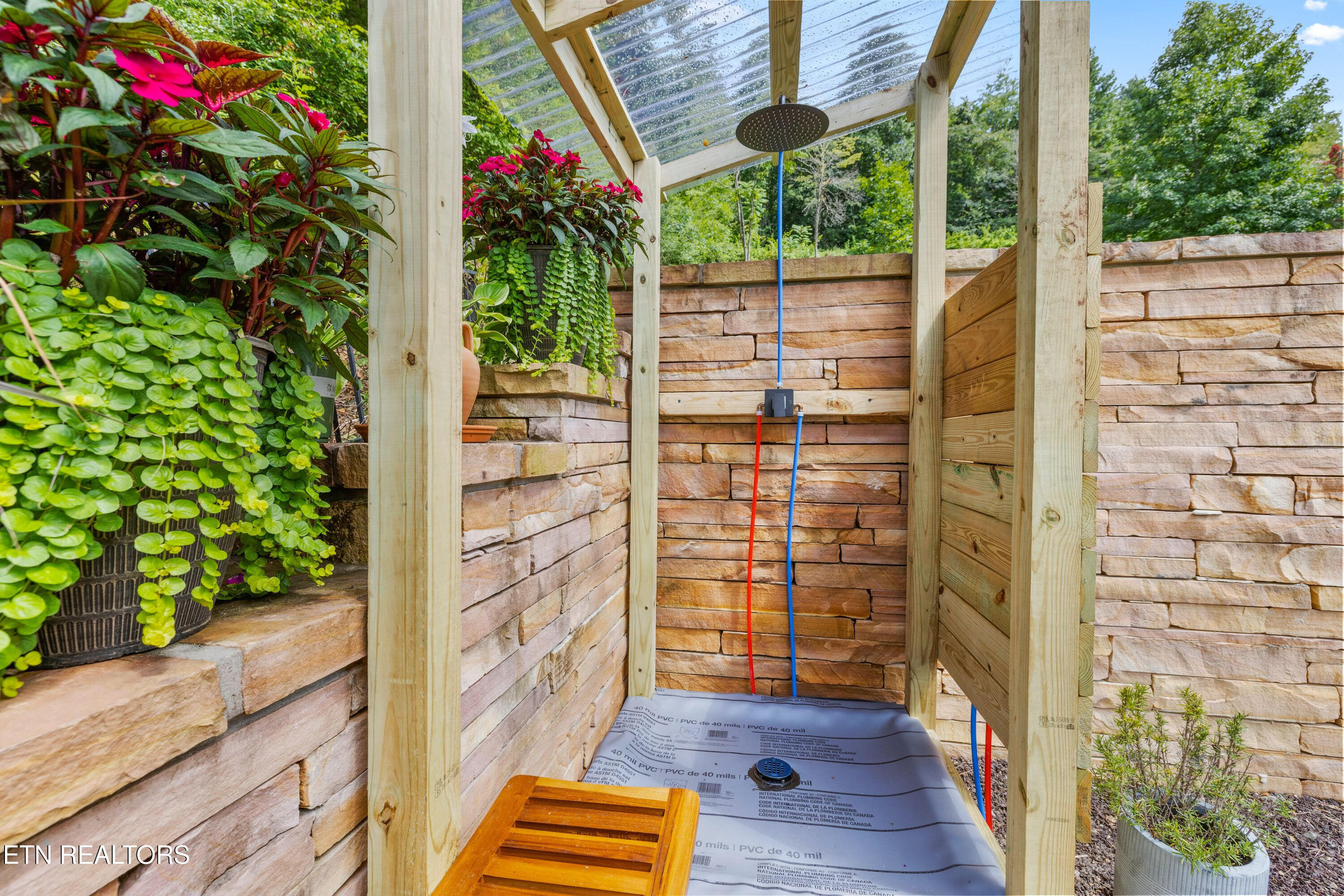 141 Settlers Road Harriman, TN 37748 - Photo 46 of 59 Outdoor Shower 2 141 Settlers