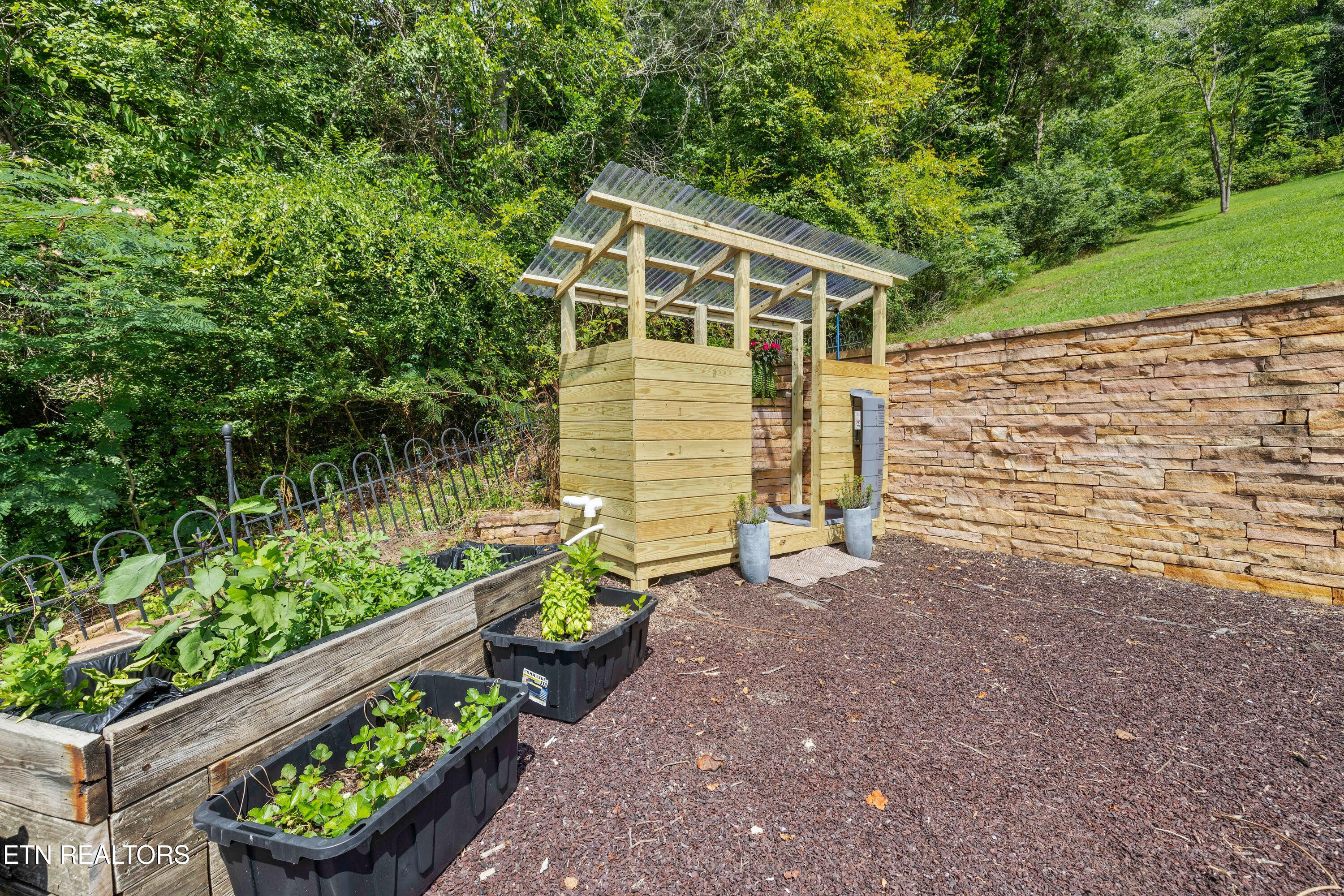 141 Settlers Road Harriman, TN 37748 - Photo 47 of 59 Outdoor Shower 141 Settlers