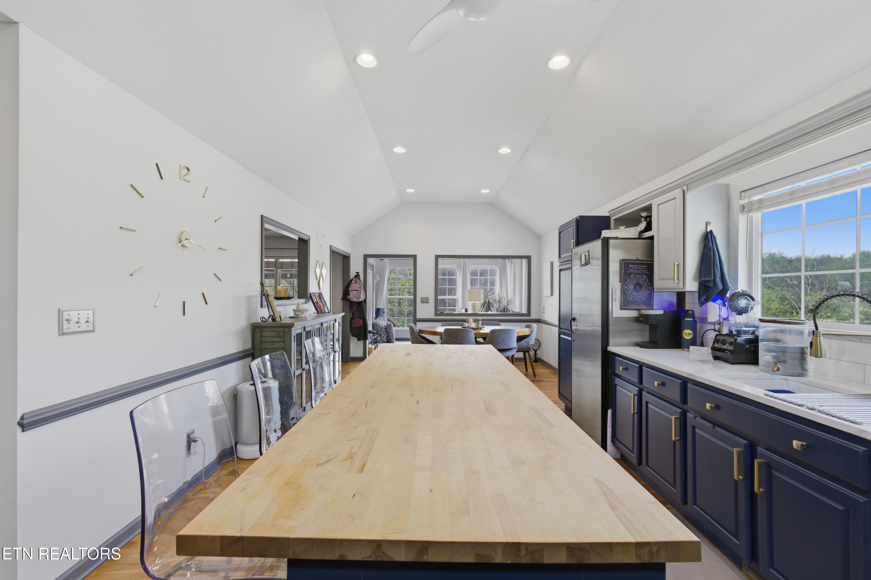 141 Settlers Road Harriman, TN 37748 - Photo 9 of 59 1N9A8467