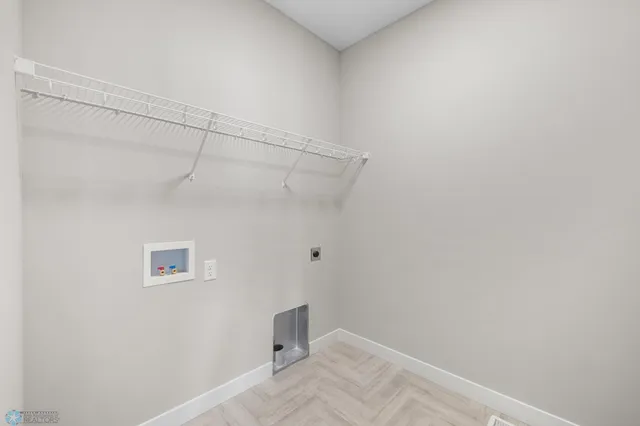 $389,900 | 5877 41st Street South, Fargo, ND 58104