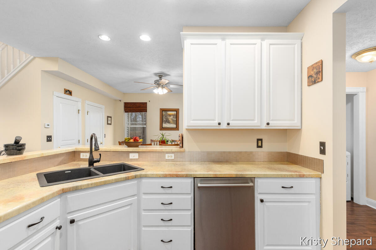 504 Rivers Edge Lane Portland, MI 48875 - Photo 11 of 35 11