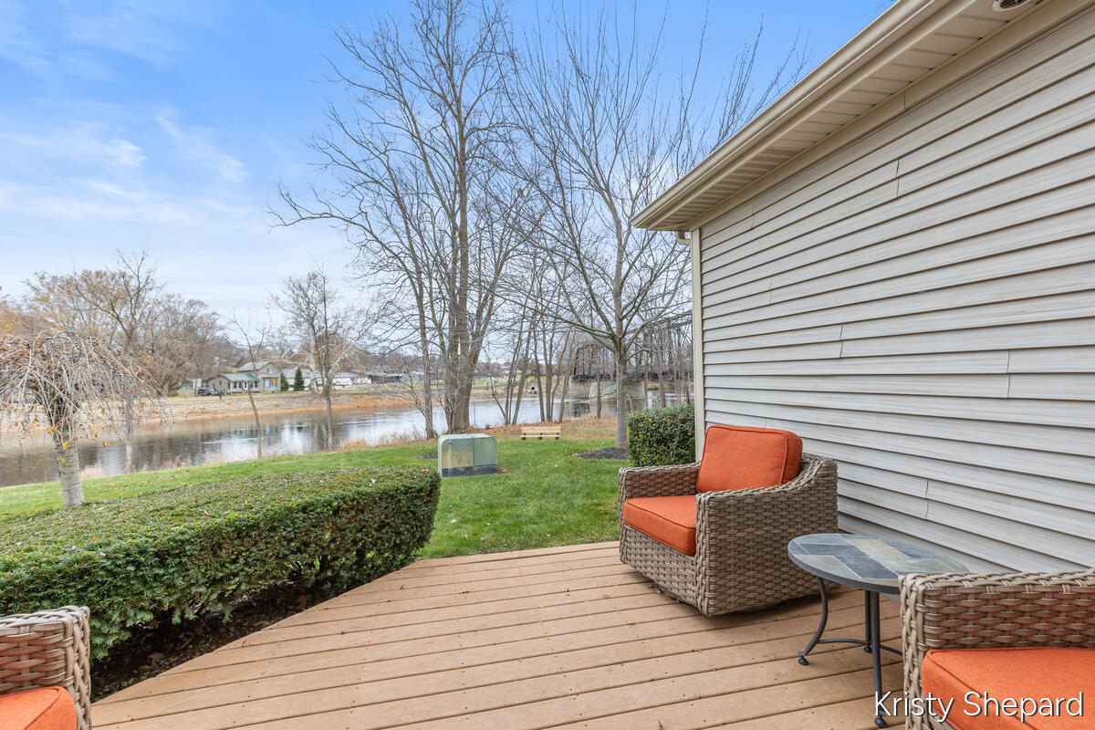 504 Rivers Edge Lane Portland, MI 48875 - Photo 3 of 35 3