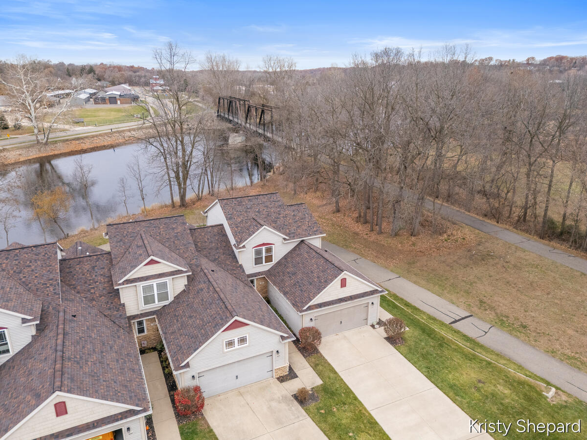 504 Rivers Edge Lane Portland, MI 48875 - Photo 4 of 35 4