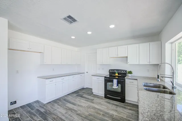 $495,000 | 14014 North 39th Avenue, Phoenix, AZ 85053