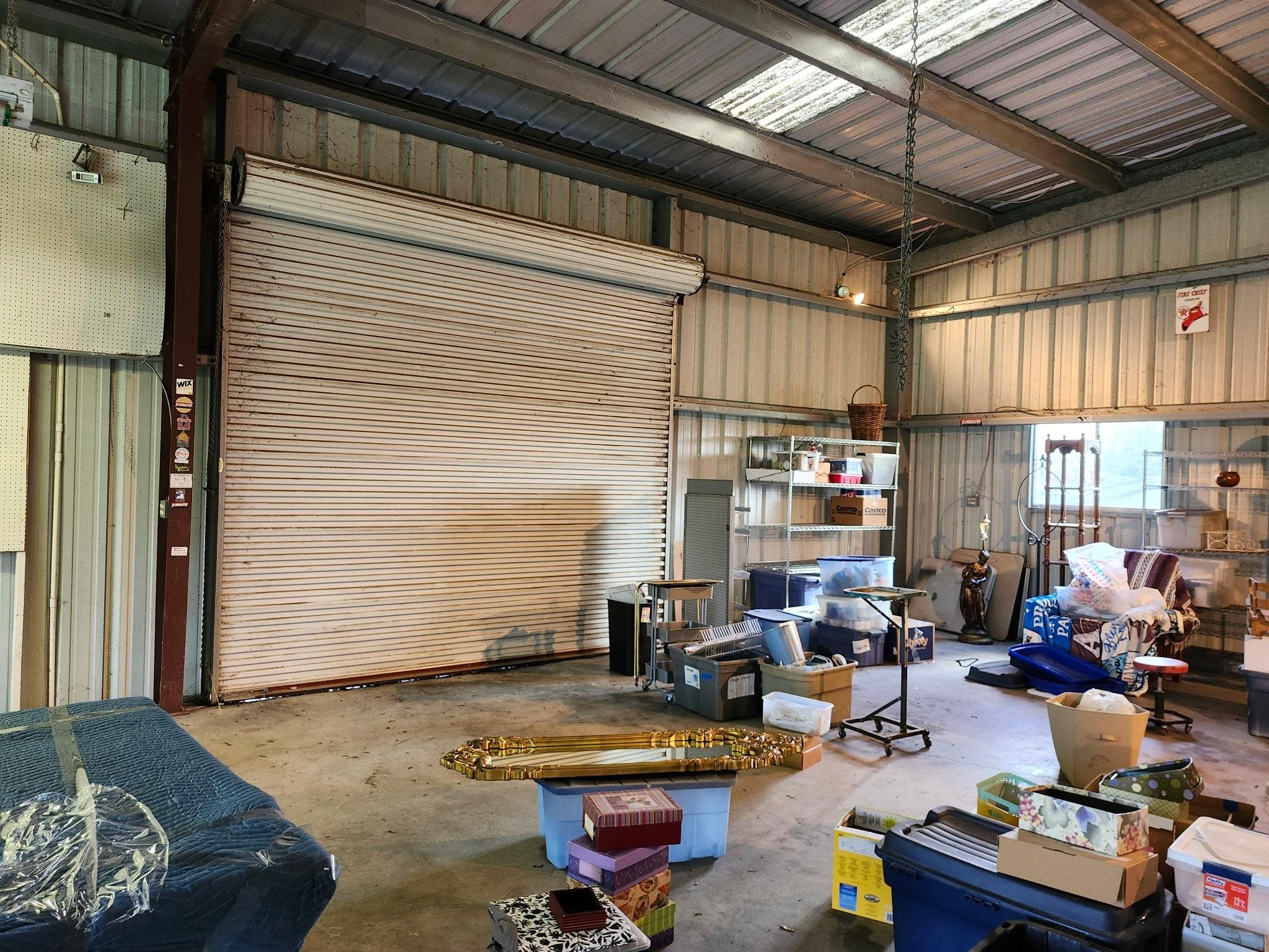 81 Yula Way Oakley, CA 94561 - Photo 37 of 44 a room with lots of furniture and equipment