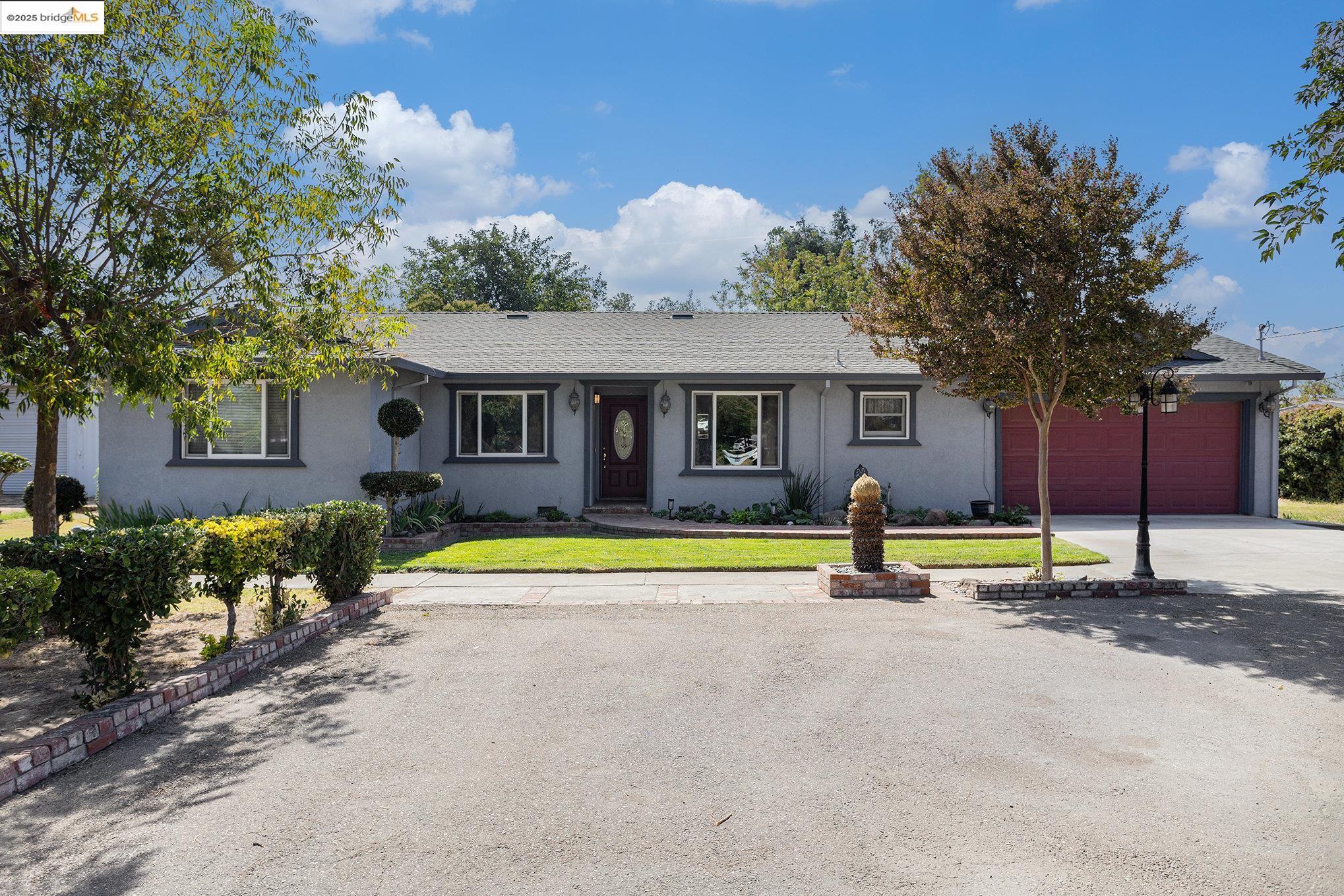 81 Yula Way Oakley, CA 94561 - Photo 6 of 44 a view of pool with umbrella and trees around