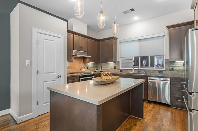 $475,000 | 959 West 17th Street, Houston, TX 77008