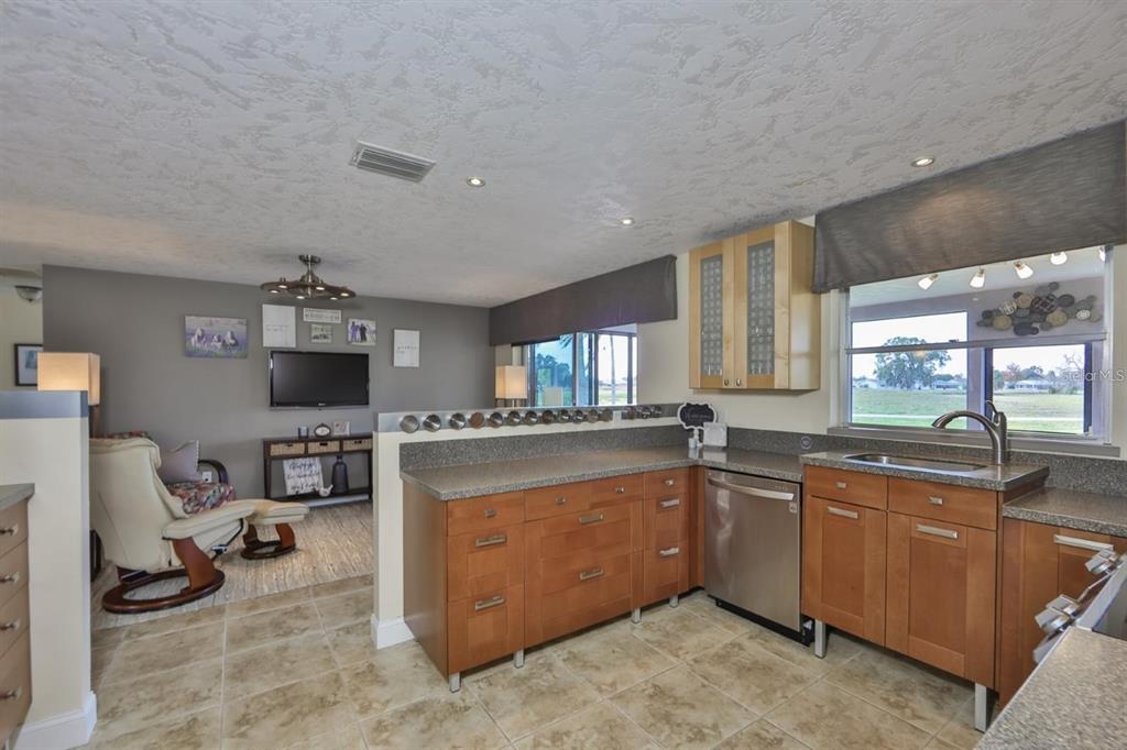 1820 El Rancho Drive Sun City Center, FL 33573 - Photo 40 of 70