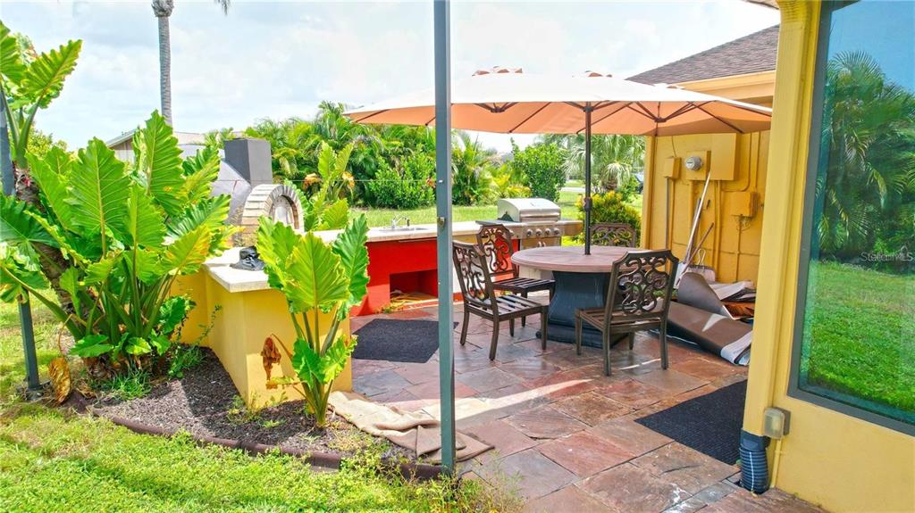 1820 El Rancho Drive Sun City Center, FL 33573 - Photo 10 of 70