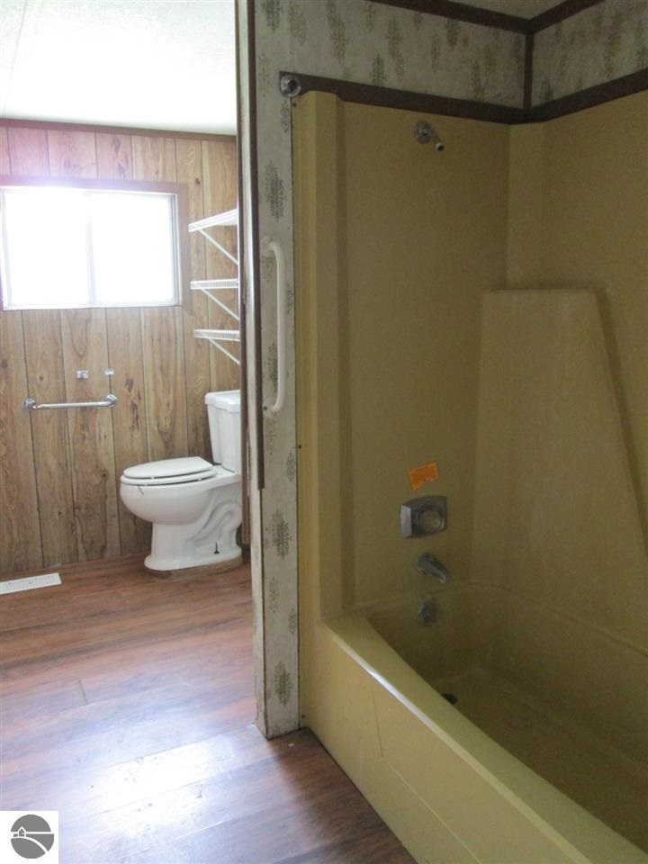10519 Puffer Road Southwest Fife Lake, MI 49633 - Photo 17 of 35 1789673-16.JPG