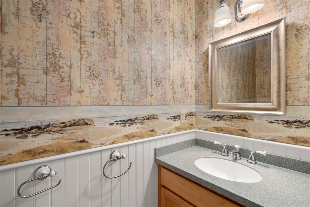 126 R Mt Pleasant Avenue Gloucester, MA 01930 - Photo 13 of 27