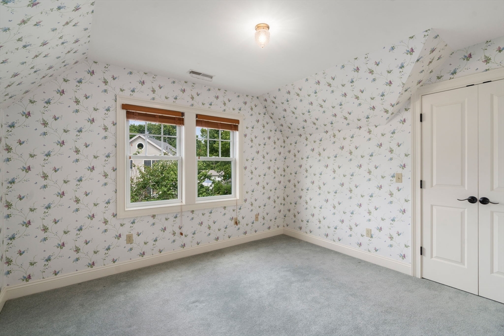 126 R Mt Pleasant Avenue Gloucester, MA 01930 - Photo 17 of 27