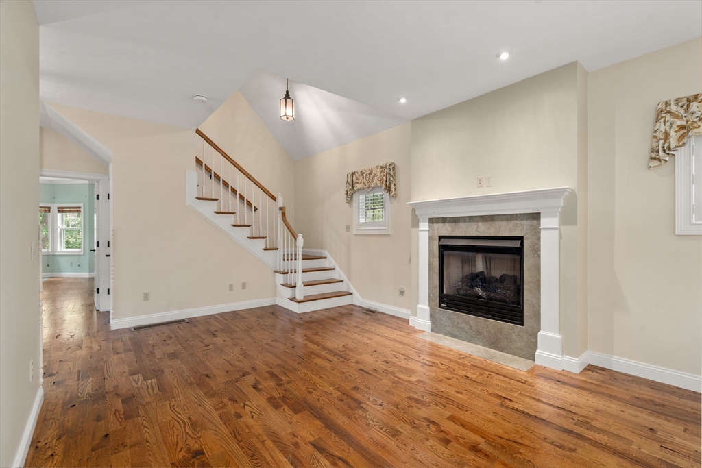 126 R Mt Pleasant Avenue Gloucester, MA 01930 - Photo 7 of 27