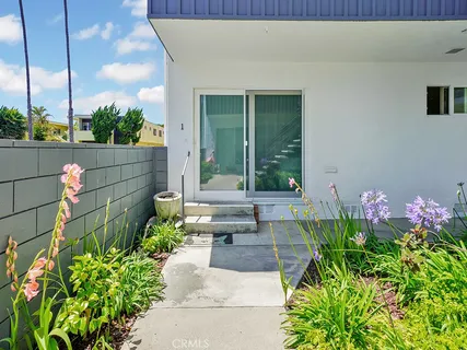$8,500 | 1594 Via Capri, Unit 1, Laguna Beach, CA 92651