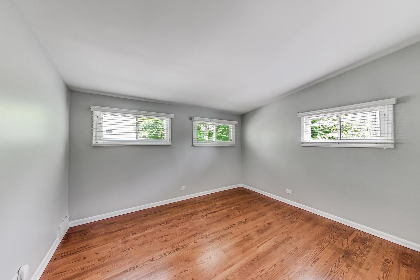 304 Voltz Road Northbrook, IL 60062 - Photo 13 of 26