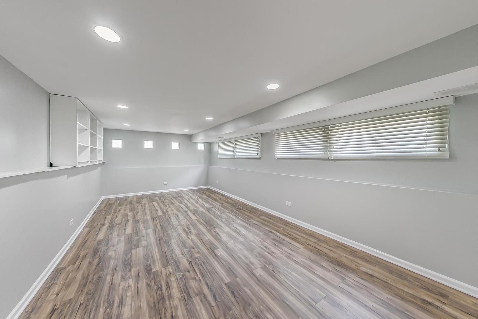 304 Voltz Road Northbrook, IL 60062 - Photo 17 of 26