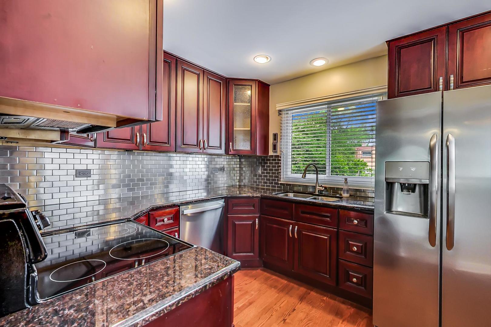 304 Voltz Road Northbrook, IL 60062 - Photo 8 of 26