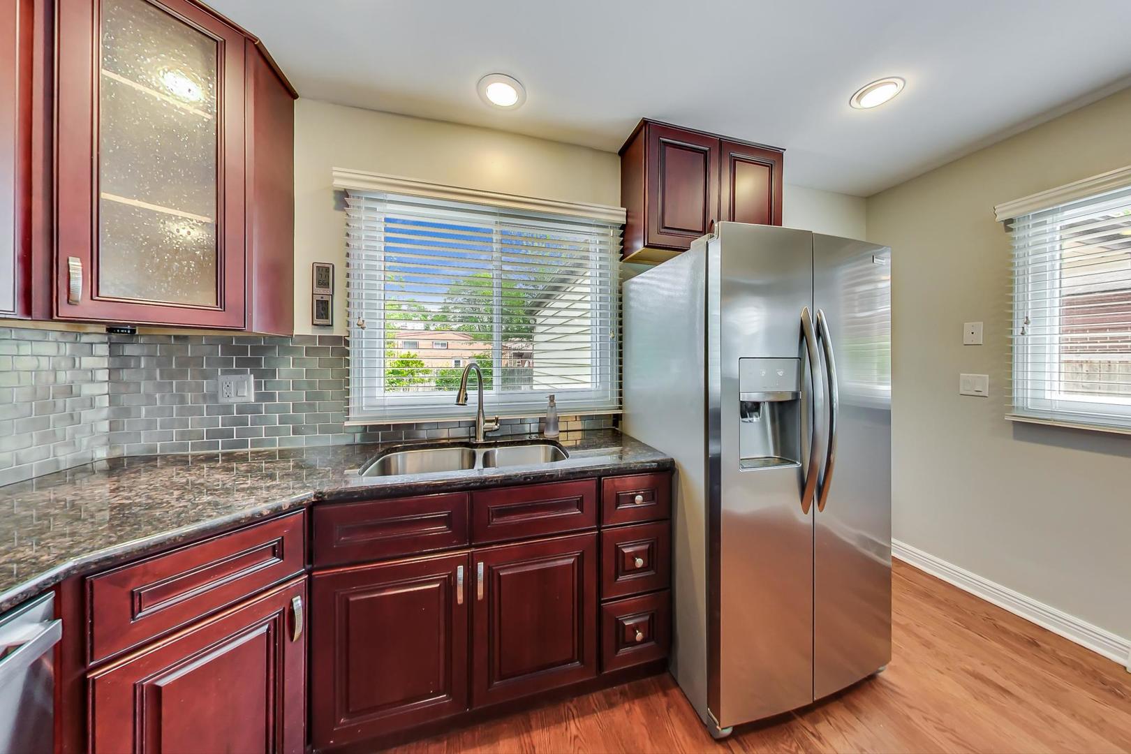 304 Voltz Road Northbrook, IL 60062 - Photo 10 of 26