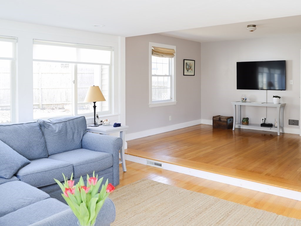 26 Stangus Road Lynn, MA 01905 - Photo 11 of 33 Gallery Image 11