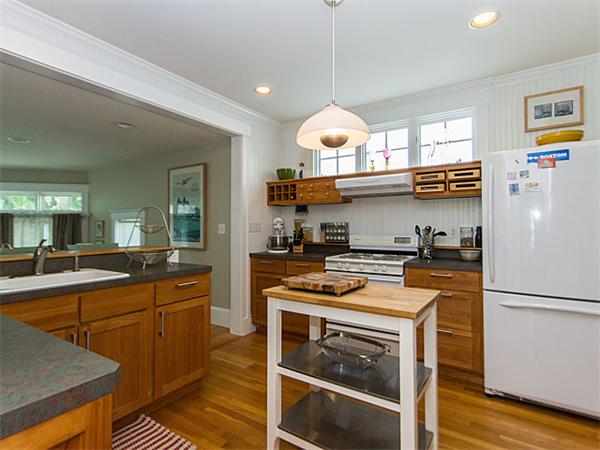 30 Roberts Road Medford, MA 02155 - Photo 4 of 21 Gallery Image 4