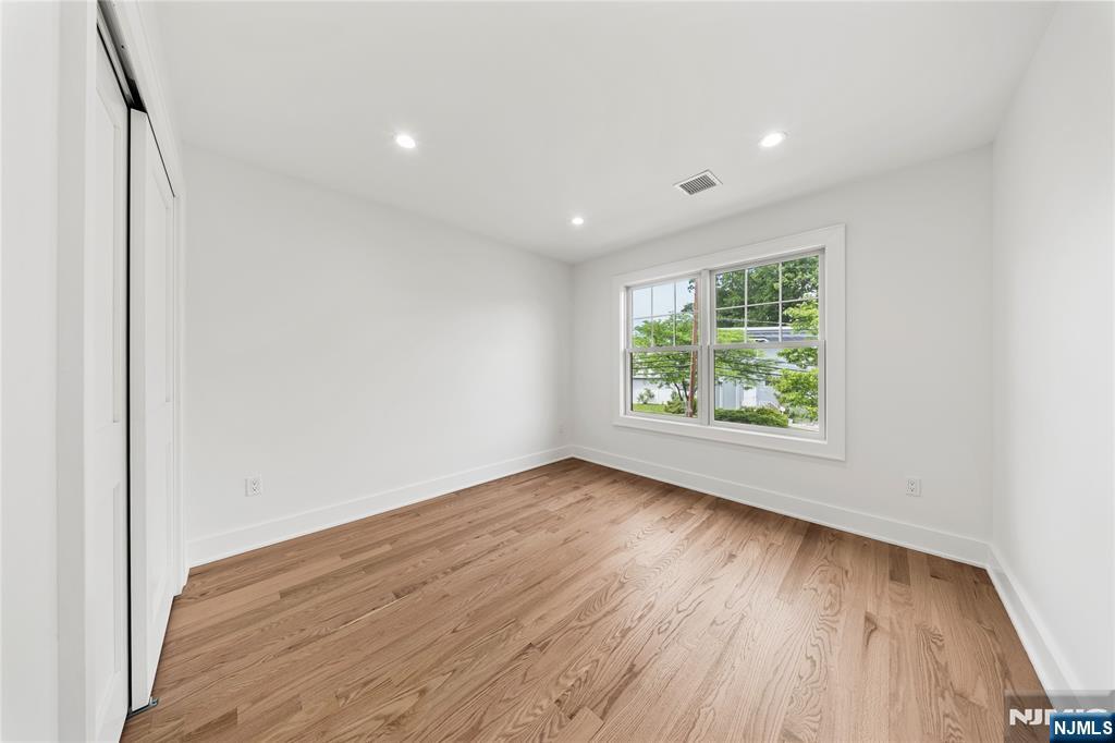 51 Becker Avenue Rochelle Park, NJ 07662 - Photo 29 of 48